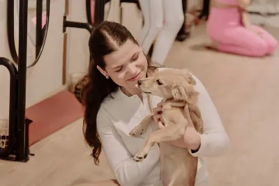 Puppy Yoga e Pilates por Me Adota SP e Shopper